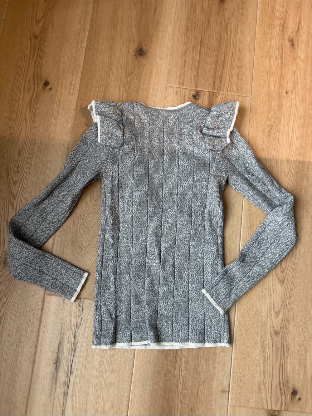 hinge Gray Ribbed Long Sleeve Ruffle-Trim Sweater - Picture 6 of 7